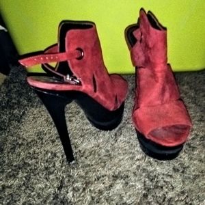 Jessica Simpson red stilettos